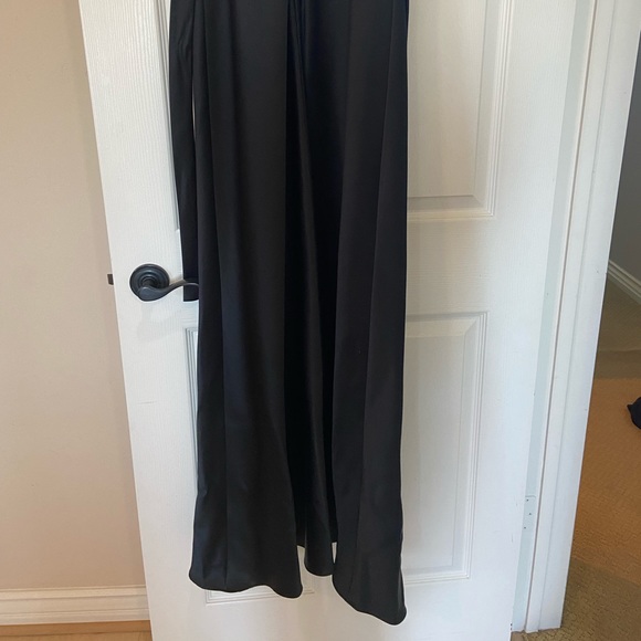 Formal long lace and satin evening dress. - Picture 3 of 3